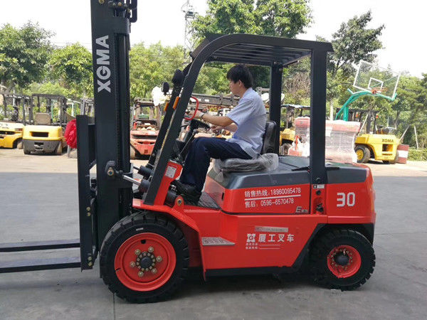 Manual Operated Material Handling Forklift 3000kg Rated Capacity Solid Tire